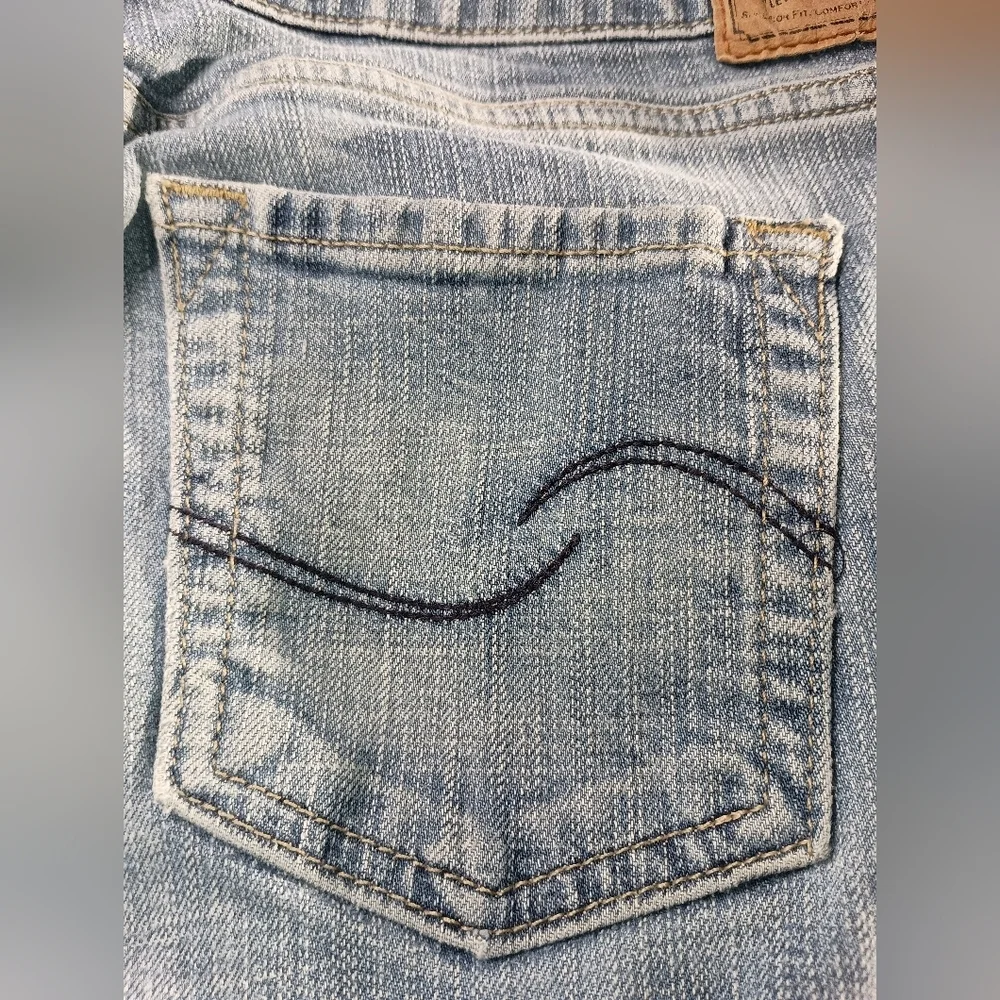 Signature by Levi Strauss great size